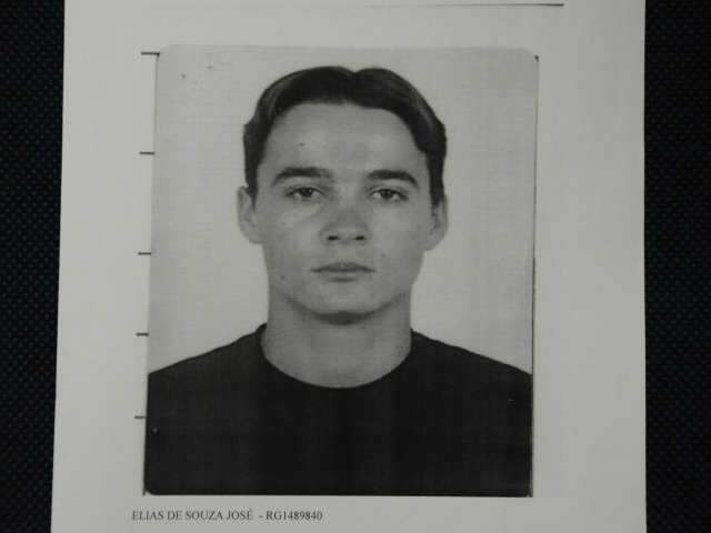  Pol&iacute;cia divulga foto para tentar localizar homem que matou dono de lan house 