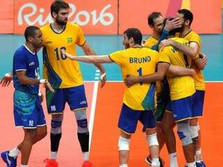 Brasileiros tropeçaram na primeira fase, mas hoje fizeram boa atuação e deixaram argentinos para trás (Foto: FIVB)