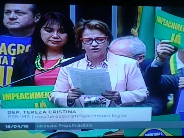 Deputada do MS pede que C&acirc;mara ou&ccedil;a o pedido do povo e vote pelo impeachment 