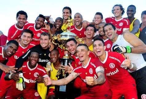 Internacional goleia S&atilde;o Luiz na final do 1&ordm; turno do Ga&uacute;ch&atilde;o 