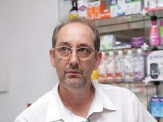 Daniel saiu de rede para abrir a própria farmácia no Guanandi (Foto: Kisie Ainoã)