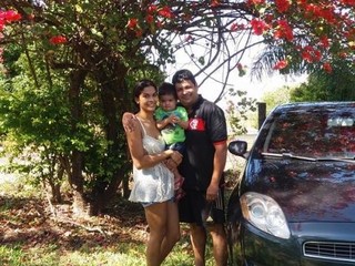 Sandro Caruso ao lado da filha e do neto de dois anos, mortos em acidente no sábado no Mato Grosso. (Foto: Reprodução/Facebook)