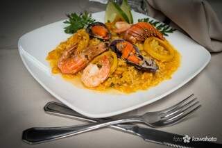 Além do bacalhau, também tem pratos com camarão e frutos do mar. (Foto: Humberto Kawahata)