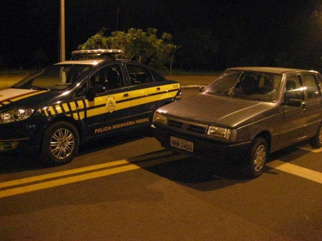 Carro com R$ 73 mil em multas &eacute; apreendido pela PRF em Maracaju
