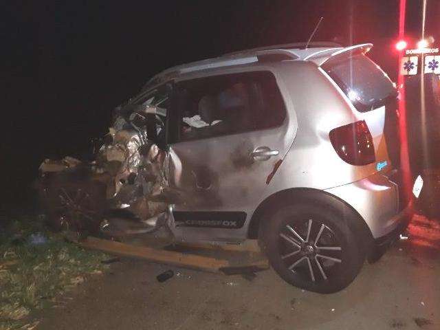 Motorista morre ao tentar ultrapassar e bater de frente com caminh&atilde;o 