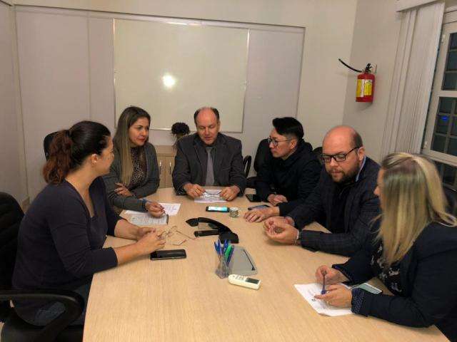 Liminar do TJ derruba decreto sobre expediente de 8 horas no Estado