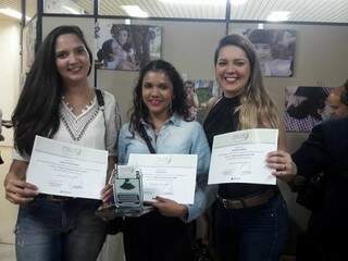 As jornalistas do Campo Grande News, Yarima Mecchi, Aline Santos e Anahi Zurutuza, vencedores na categoria Web do 1º Prêmio MPMS de Jornalismo Jorge Góes (Foto: Facebook/Reprodução)