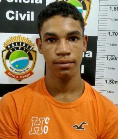 Adolescente com longa ficha criminal &eacute; morto com quatro tiros no meio da rua
