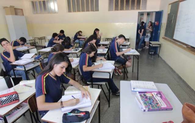 Escolas ter&atilde;o que elaborar hor&aacute;rio especial para reposi&ccedil;&atilde;o de aulas