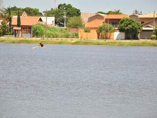 Lagoa passou por faxina neste sábado. (Foto: João Garrigó)