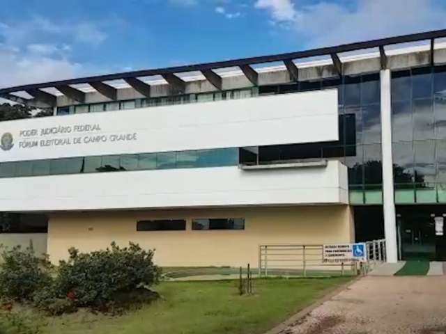 F&oacute;rum eleitoral abre o dia todo, mas n&atilde;o atende quem perdeu biometria