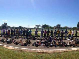 Pilotos da Capital e interior disputam prova do Estadual de Kart no domingo