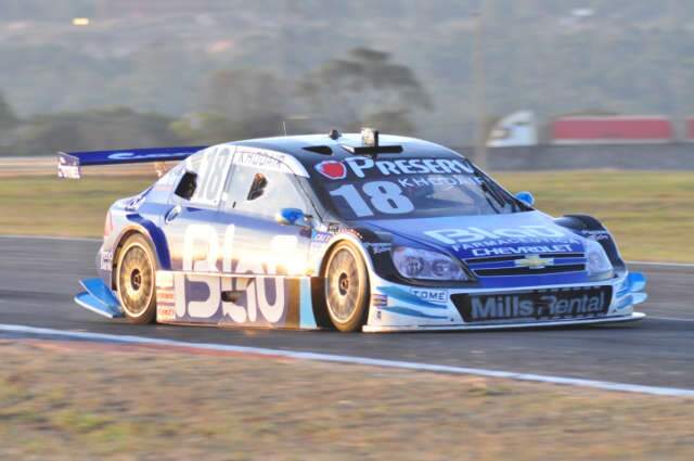  Allam Khodair larga na frente na prova da Stock Car em Campo Grande