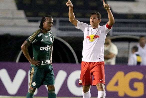 Ainda de ressaca, Palmeiras se acomoda e perde para o Red Bull Brasil 