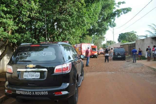 Persegui&ccedil;&atilde;o no Amamba&iacute; acaba com dois baleados na perna