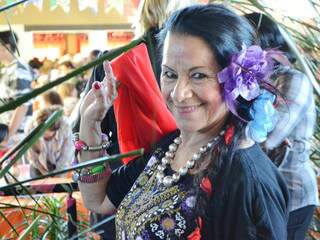 Otília Rodrigues da Silva, de 73 anos, foi à festança “de gaucha”, por que não consegue abandonar a tradição. (Foto: Elverson Cardozo)