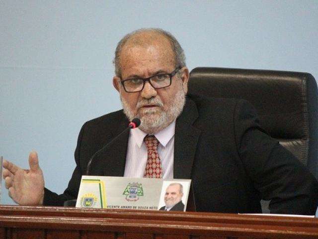  Presidente &eacute; afastado depois de manter &quot;funcion&aacute;ria fantasma&quot; em c&acirc;mara