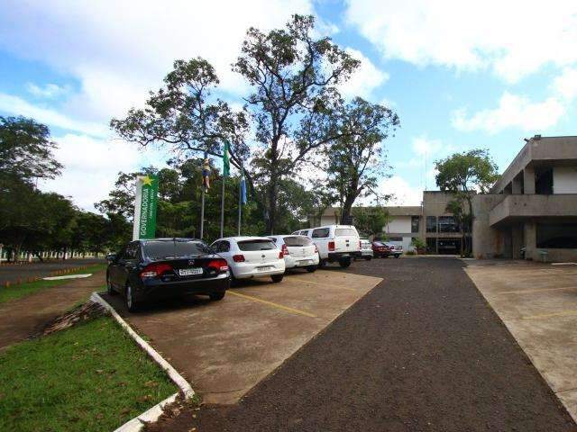 Trilhas e falta de pol&iacute;cia abrem espa&ccedil;o para ladr&otilde;es no Parque dos Poderes 