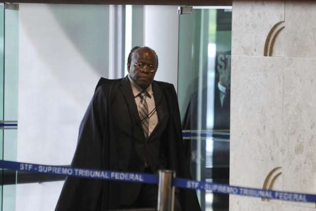 Joaquim Barbosa &eacute; eleito presidente do STF