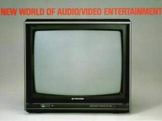 Em 1983, a Pioneer flertava com os videogames com a TV SEED