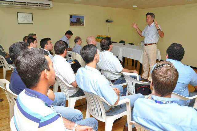  Murilo analisa cen&aacute;rio econ&ocirc;mico em palestra a produtores rurais