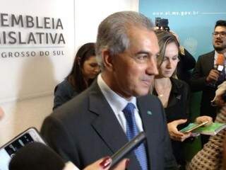 Governador Reinaldo Azambuja (PSDB), no início dos trabalhos na Assembleia, na quinta-feira (3).(Foto: Alcides Neto/Arquivo)