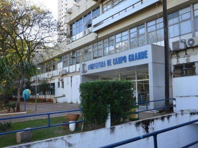 Prefeitura gasta 38,4% mais com pessoal e tem super&aacute;vit no semestre
