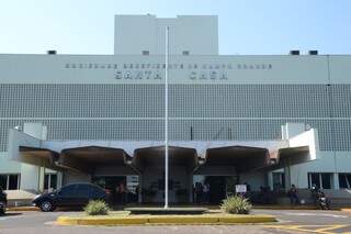 Problema elétrico fez a Santa Casa suspender as cirurgias eletivas. (Foto: Simão Nogueira/ Campo Grande News)