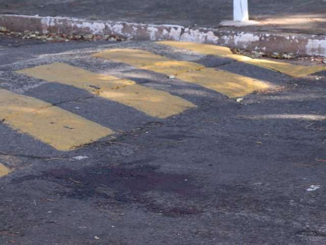 Imagens mostram ladr&atilde;o fugindo a p&eacute; ap&oacute;s tentativa de roubo com morte 
