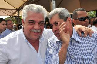 O ex-prefeito de Aquidauana, José Henrique Trindade, candidato do PDT, ao lado do governador André Puccinelli. (Foto: Divulgação)