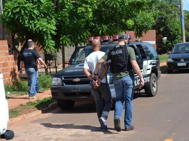 Pol&iacute;cia prende trio e salva mulher de &ldquo;tribunal do crime&rdquo; do PCC