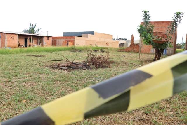 Autores de duplo homic&iacute;dio tentaram roubar moto de casal para fugir 