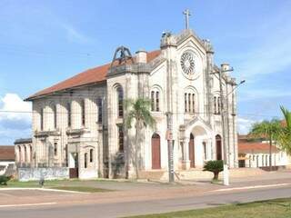 Igreja de Santo Afonso tem inspiração neo-românica e foi construída em 1934 (Foto: Marcelo Calazans)