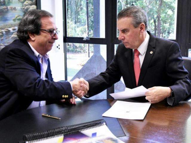 Presidente da Assembl&eacute;ia entrega balan&ccedil;o de contas do Estado ao TCE