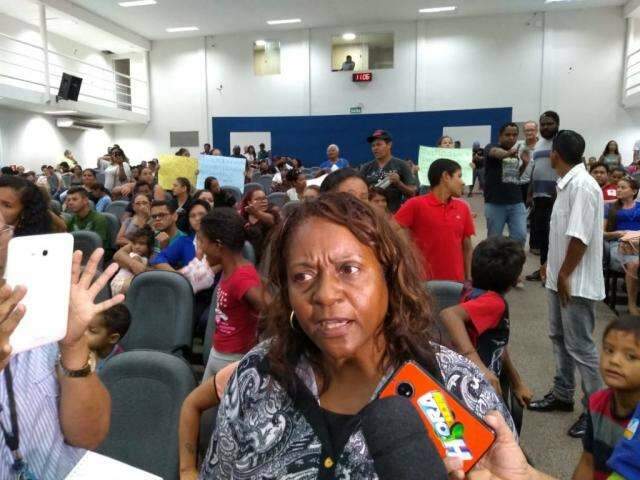 Moradores do &ldquo;Samambaia&rdquo; questionam em que &ldquo;p&eacute; est&aacute;&rdquo; compra de &aacute;rea