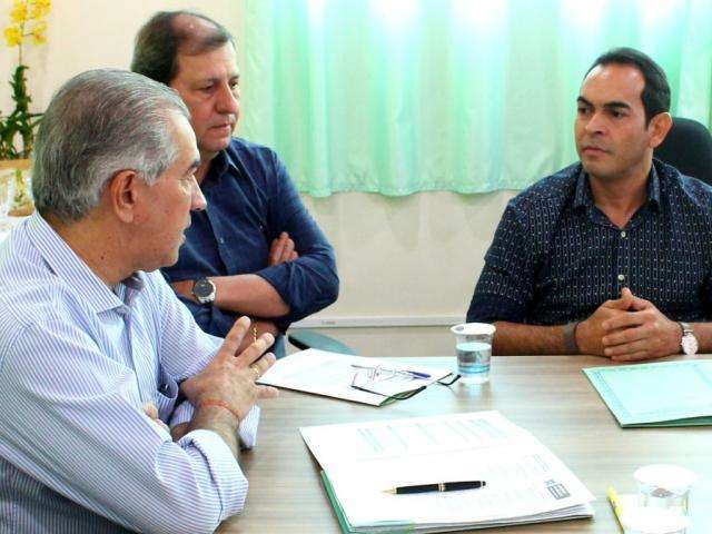 Prefeito pede a Reinaldo melhorias em rodovia para escoar produ&ccedil;&atilde;o