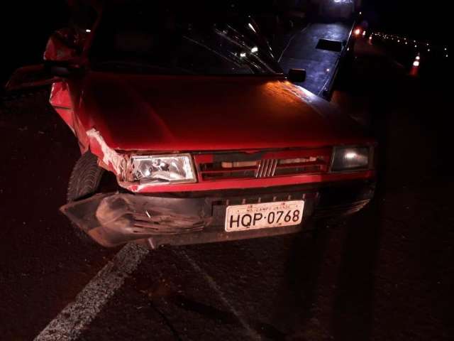 Carro colide na traseira de outro e passageira de 22 anos morre na BR-163