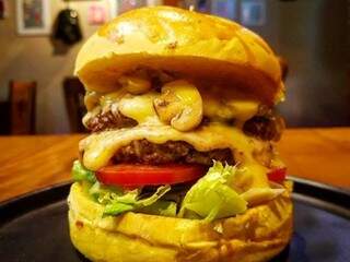 Burger Princesa Peach é uma das opções temáticas do JogaBurger (Foto: JogaBurger)