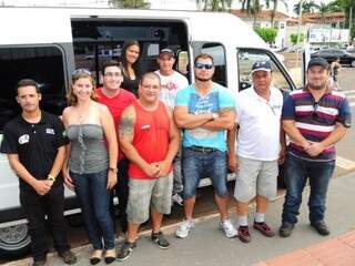 Grupo de comissários do Mato Grosso do Sul embarcou nesta quarta para São Paulo (Foto: Rodrigo Pazinato)