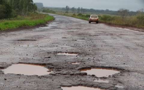 Chuva agrava problemas na região sul e buracos tomam conta de rodovias