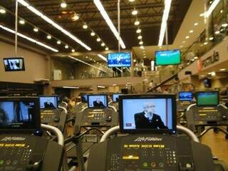 Academia que chegará aos shoppings tem aparelhos com TV a cabo. (Foto: divulgação)