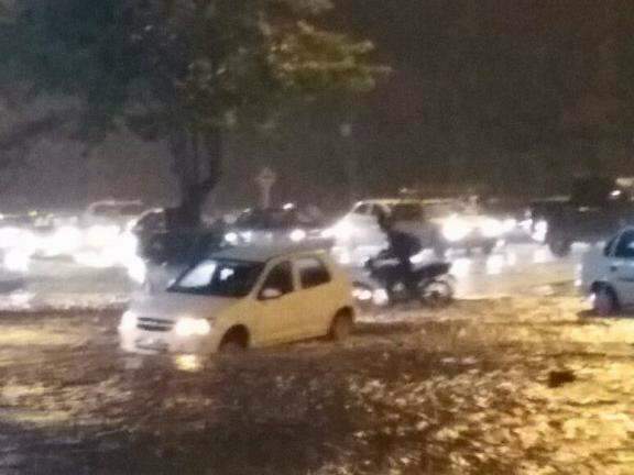 Temporal traz alagamentos, complica tr&acirc;nsito e fecha at&eacute; a BR-163