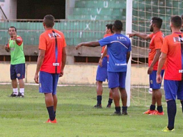 Jogadores do Sete antecipam concentra&ccedil;&atilde;o para decis&atilde;o contra o Novo 
