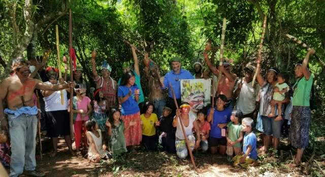 &Iacute;ndios dizem temer ataques e denunciam &aacute;gua envenenada