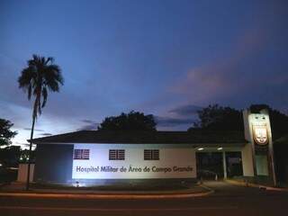 Hospital-Geral do Exército, onde jovem está internada (Foto: Marcos Ermínio)