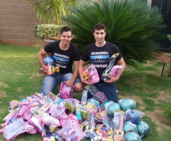 Grupo arrecada mais de 300 brinquedos para o Dia das Crian&ccedil;as