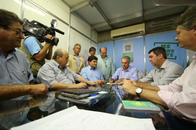 Reinaldo anuncia programa de melhoria em infraestrutura urbana