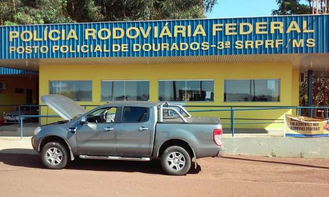 Homem &eacute; preso levando para o Paraguai caminhonete Ranger roubada em fevereiro