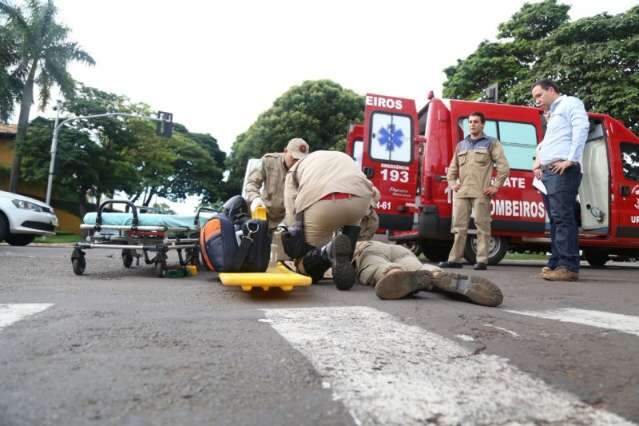 Acidente em &quot;cruzamento perigoso&quot; deixa motociclista ferido