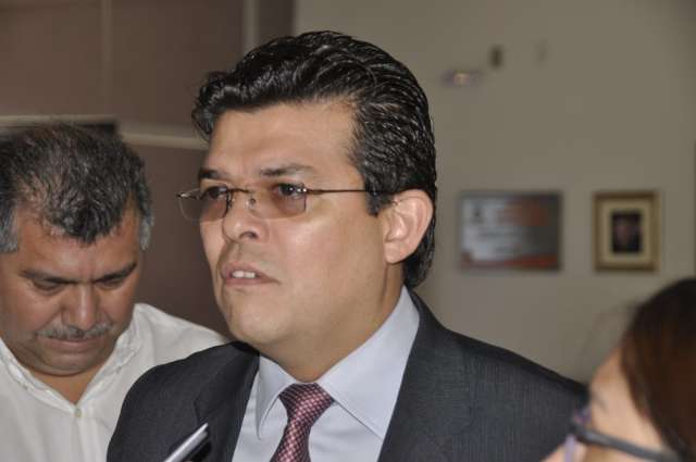Prefeito n&atilde;o &eacute; culpado por falha em tapa buraco, diz Olarte